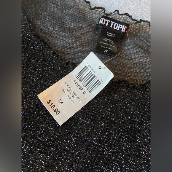 Hot Topic Long Sleeve Top - Picture 2 of 5